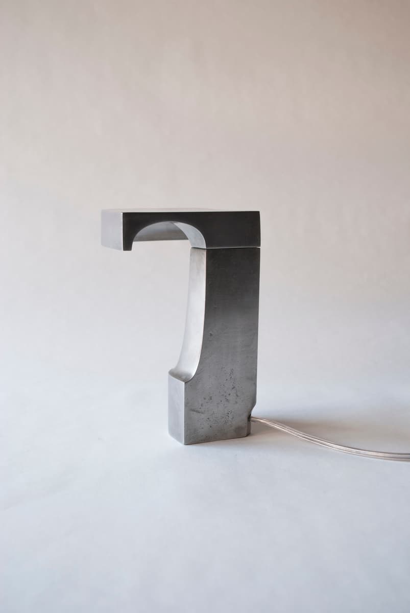 ARCH TABLE LAMP
