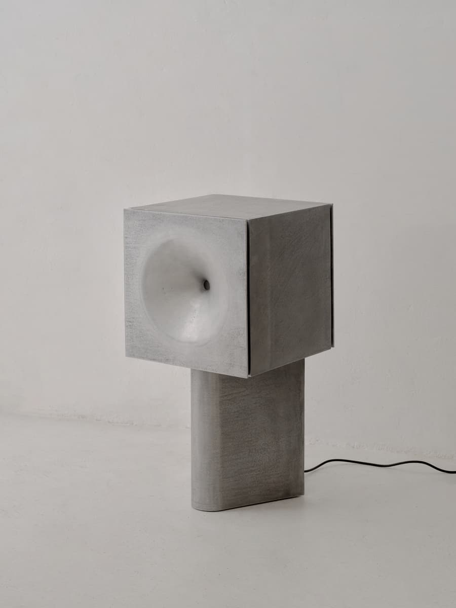CAST SPEAKER