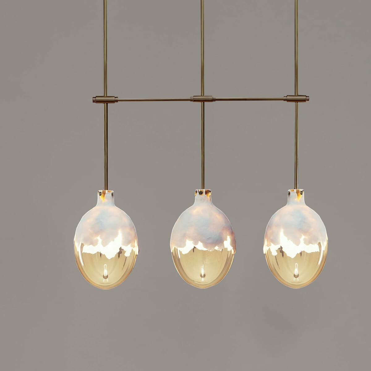 KAIA_GLOW3_IN_LINE_dark_agedbrass.jpg