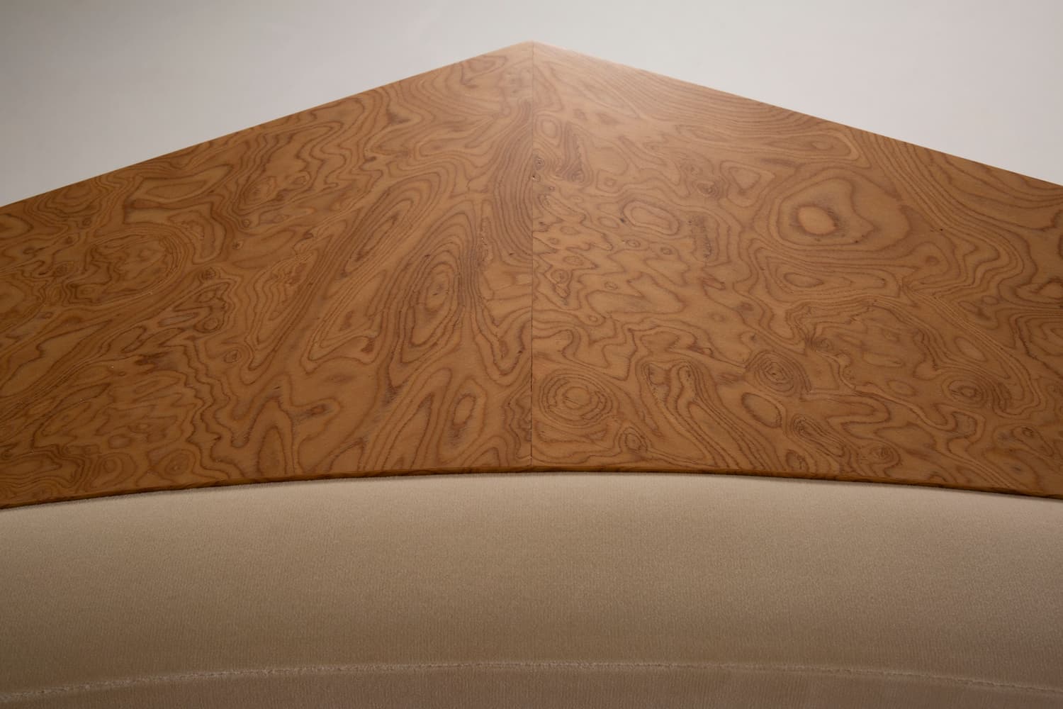CROISSANT_SOFA_TOKYO_SOPHIEDRIES_LAVAL_11.jpg