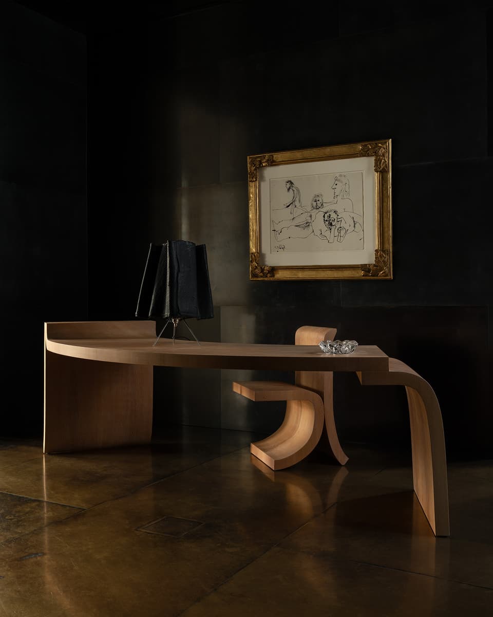 Desk (large) Plane